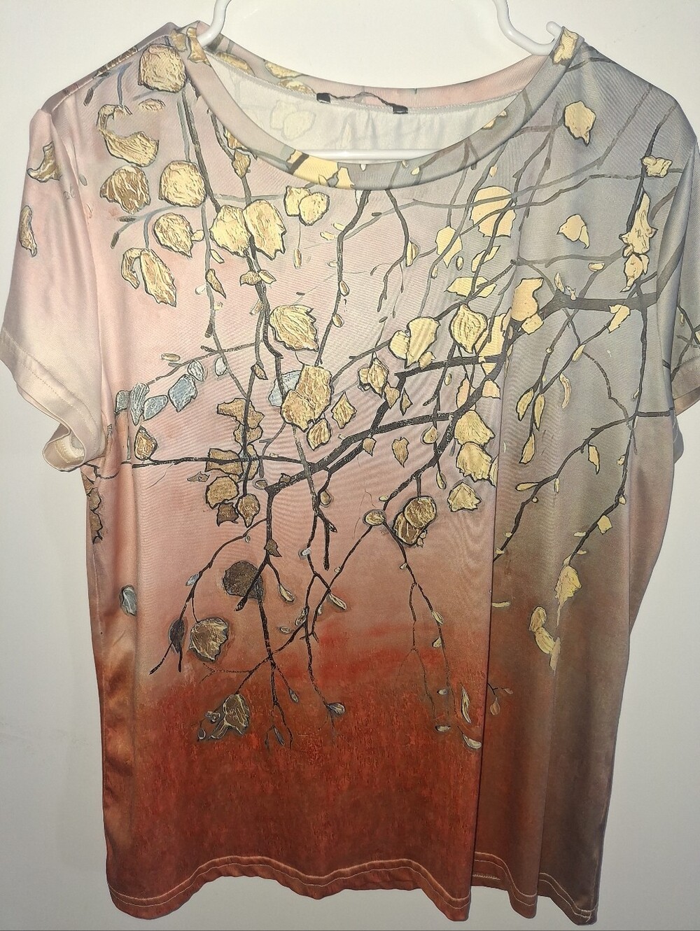 Women's Short Sleeve Floral Branch Tee in Pink Gradient with Gold Accents